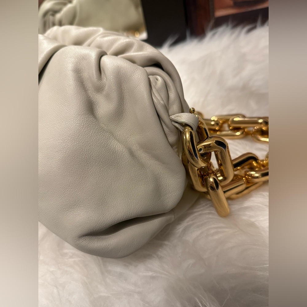 🎀Bottega Veneta Chain Pouch🎀 - Picture 11 of 16